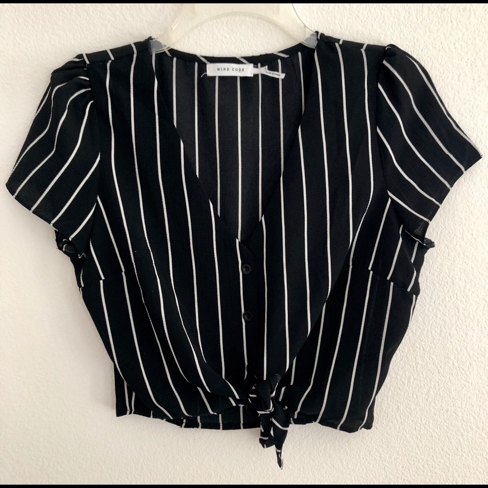 Cute striped top!